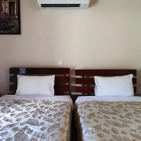 Aparthotel Limeria *